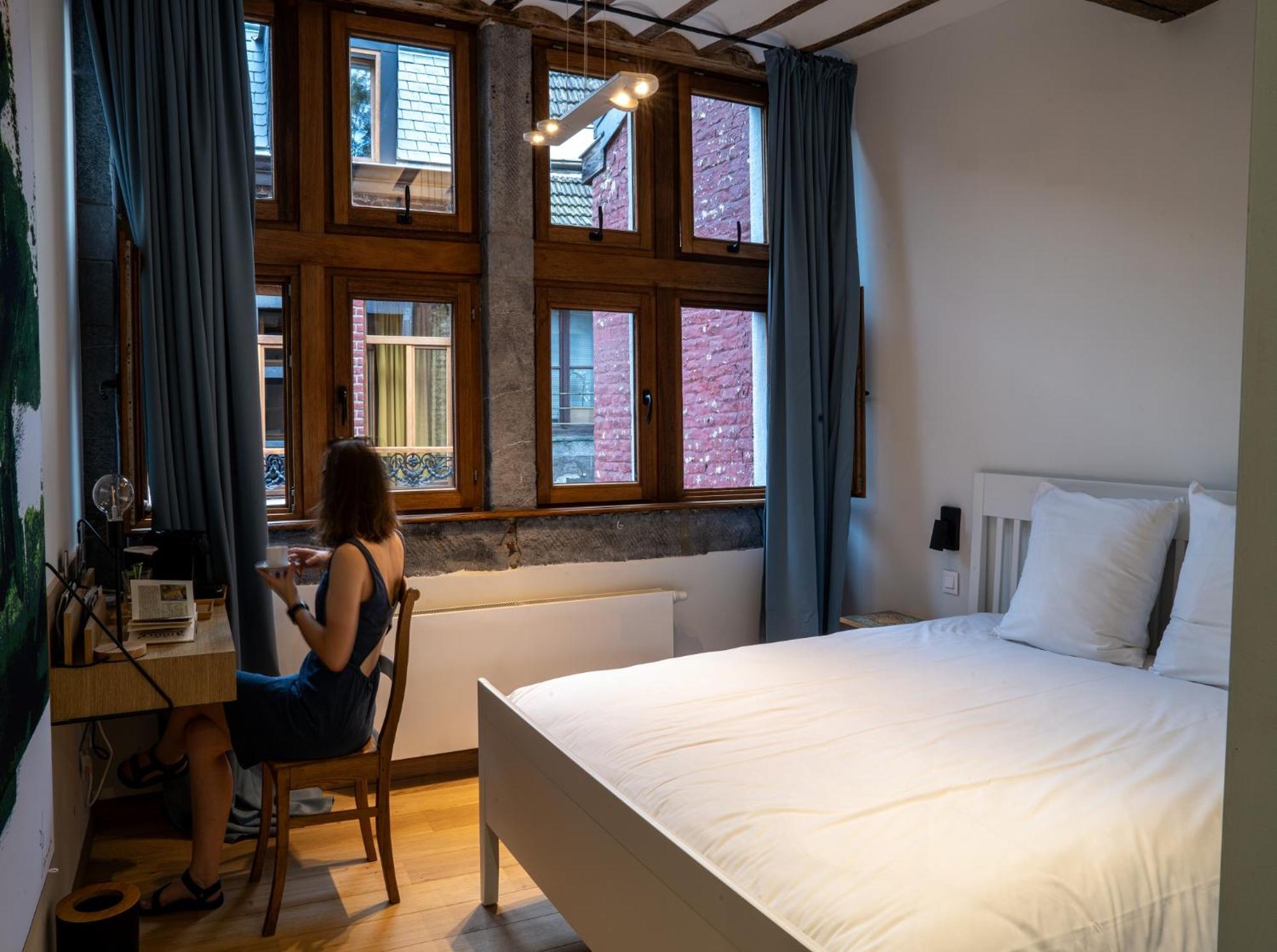 Bonjour Pierreuse Hotel Liege Bagian luar foto