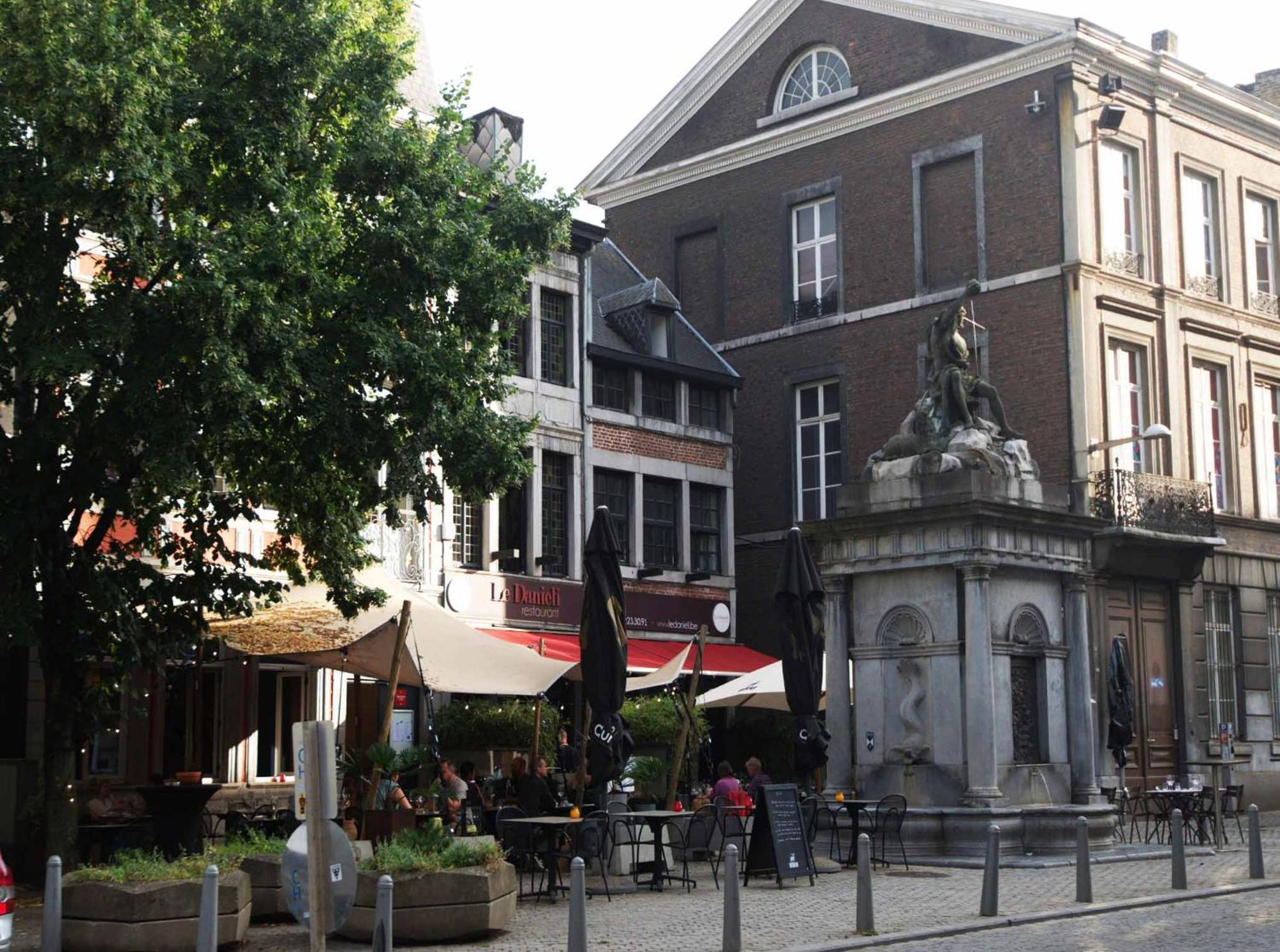 Bonjour Pierreuse Hotel Liege Bagian luar foto